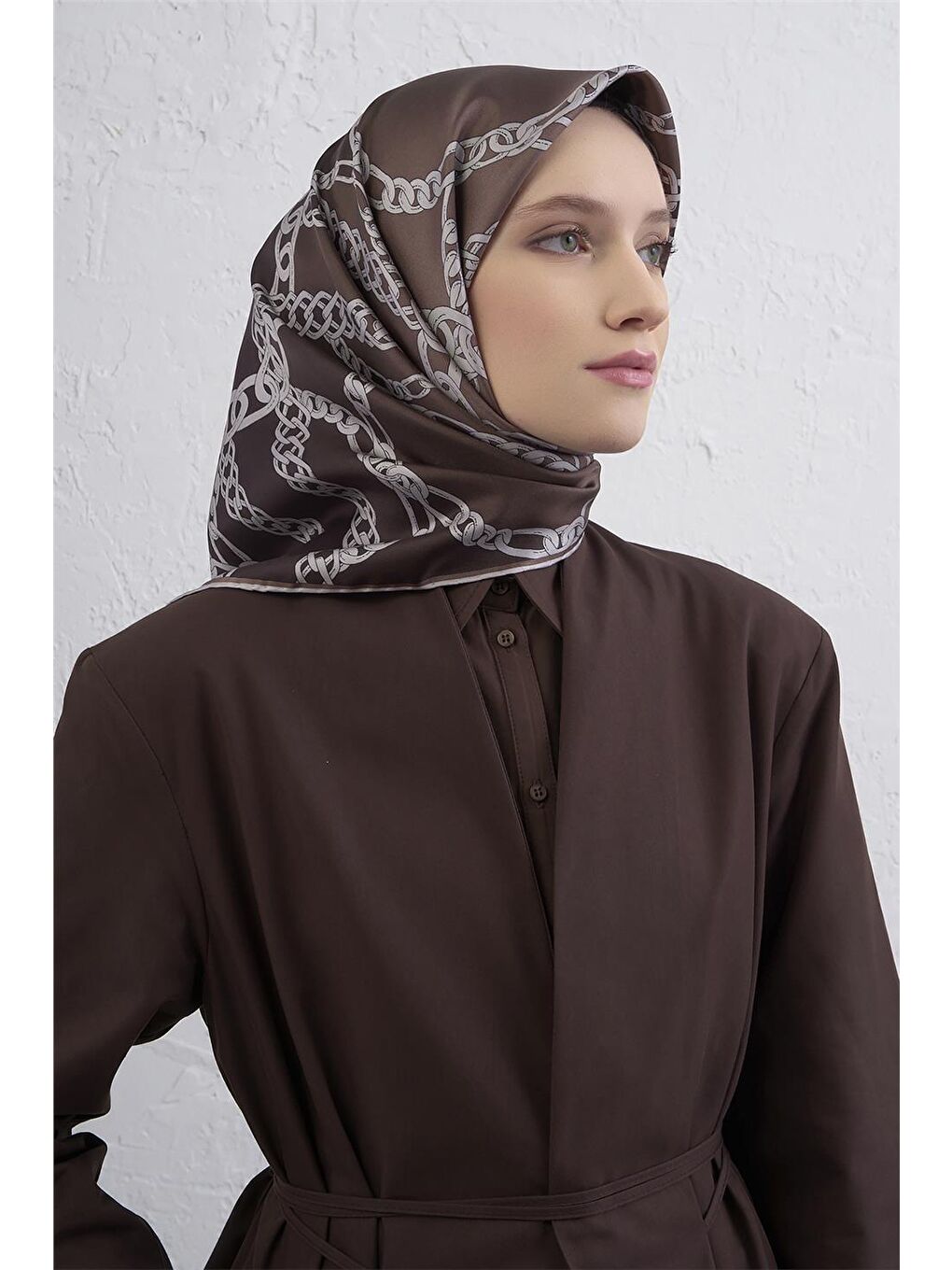 Kahverengi Geometrik Desenli Saf İpek Twill Eşarp 9427D 81-1