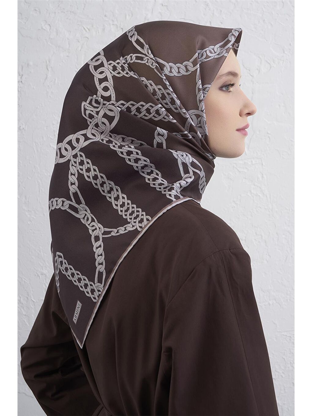 Kahverengi Geometrik Desenli Saf İpek Twill Eşarp 9427D 81-3