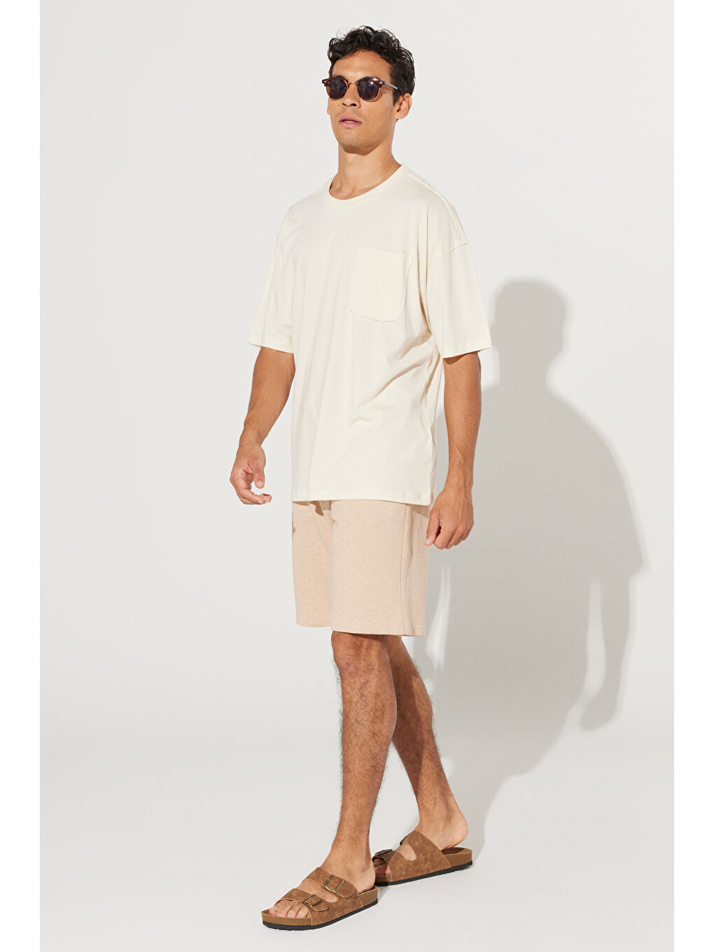 Kahverengi Erkek Sütlü Kahve Standart Fit Normal Kesim %100 Pamuk Cepli Şort-5