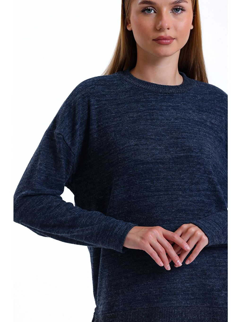 Lacivert Yanları Yırtmaçlı Uzun Kollu Bisiklet Yaka İnce Bluz IHR-23Y-IZ12001702-4