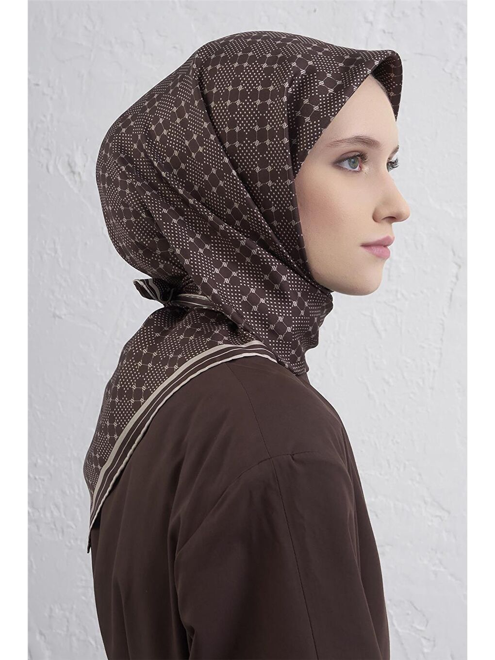 Kahverengi Monogram Desenli Saf İpek Twill Eşarp 9440D 59-2