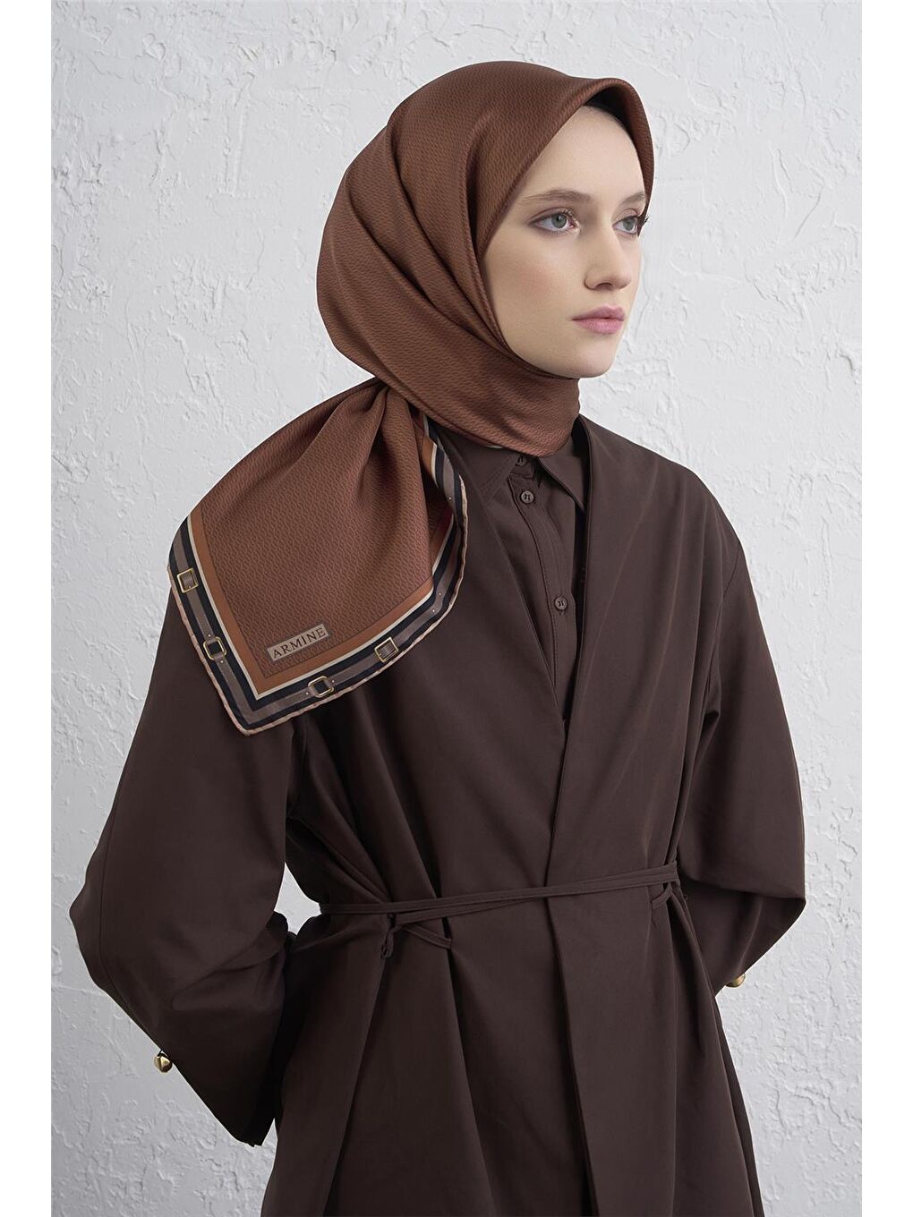 Kahverengi Monogram Desenli Saf İpek Twill Eşarp 9401D 38