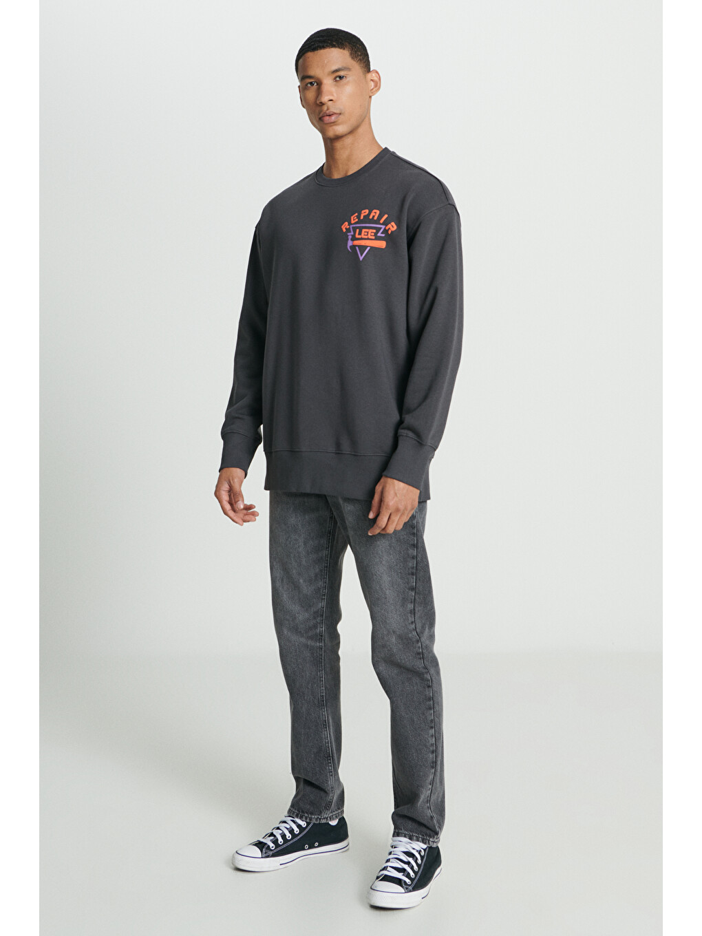 Loose Fit Rahat Kesim Bisiklet Yaka İçi Polarlı Sırt Baskılı Antrasit Sweatshirt-3