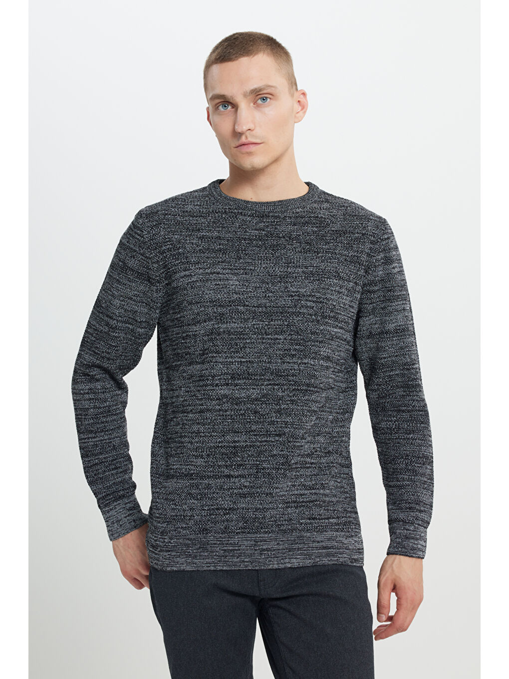 Erkek Siyah-Gri Recycle Standart Fit Normal Kesim Bisiklet Yaka Pirinç Örgü Desenli Triko