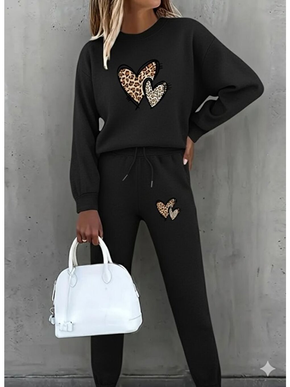 Siyah Kadın Uzun Kollu Bisiklet Yaka Kalp Desenli şardonlu üç Iplik Bluz Ve Pantolon Ikili Takım