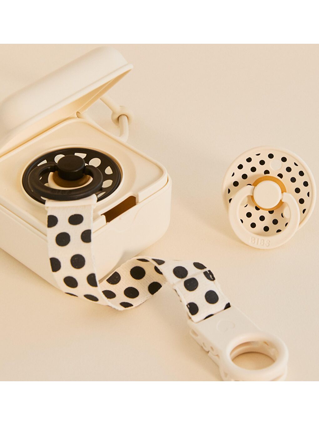 Studio Polka Emzik Kutusu-Ivory Black-2