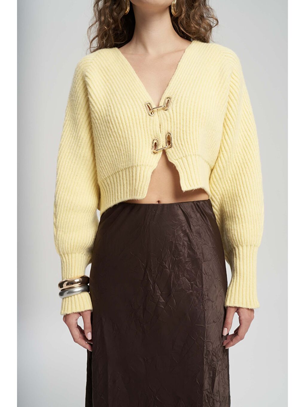 Luna Metal Detay Sarı Kısa Triko Hırka-6