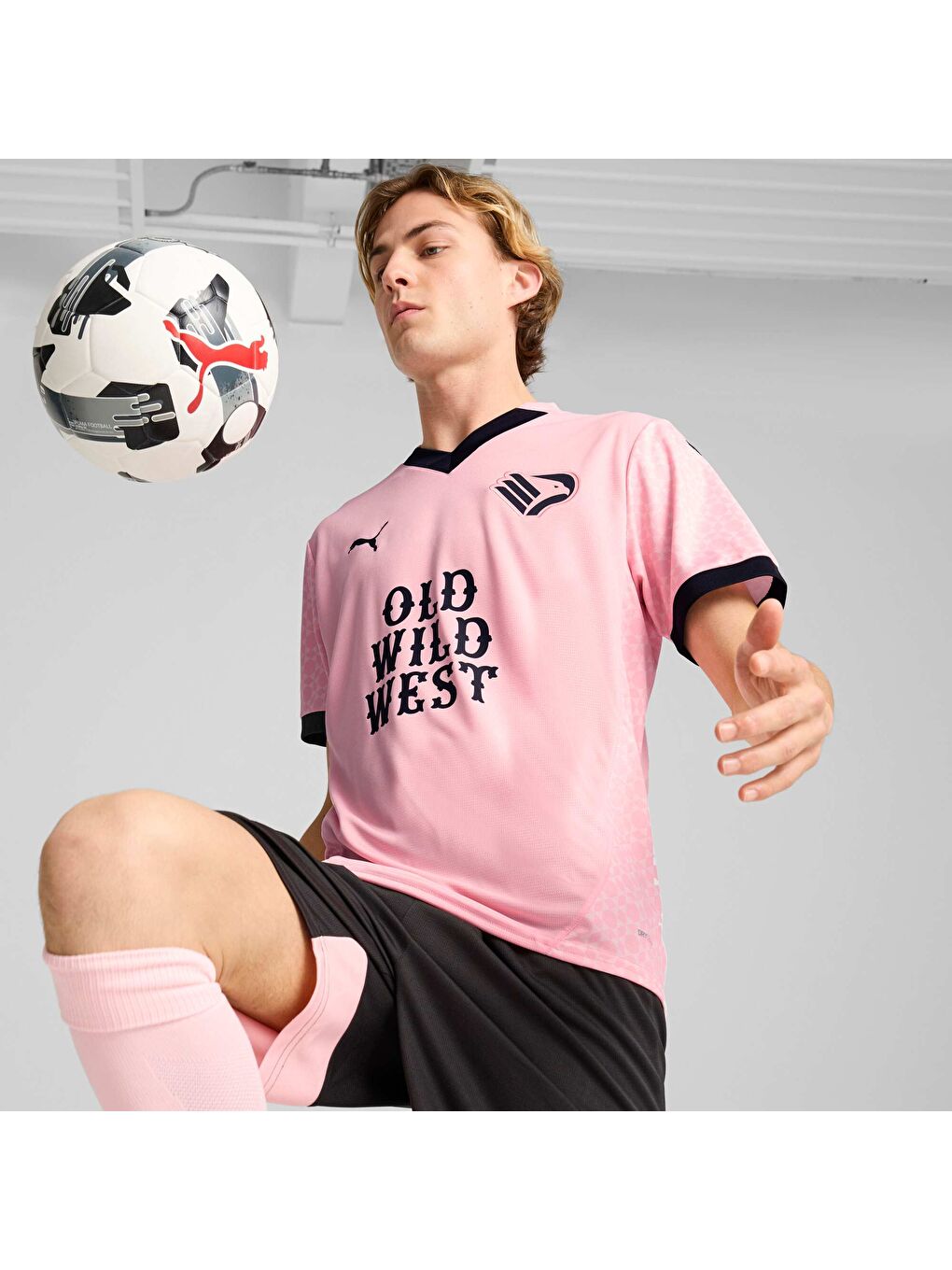 Pembe Palermo F.C. 24/25 Sezonu İç Saha Forması