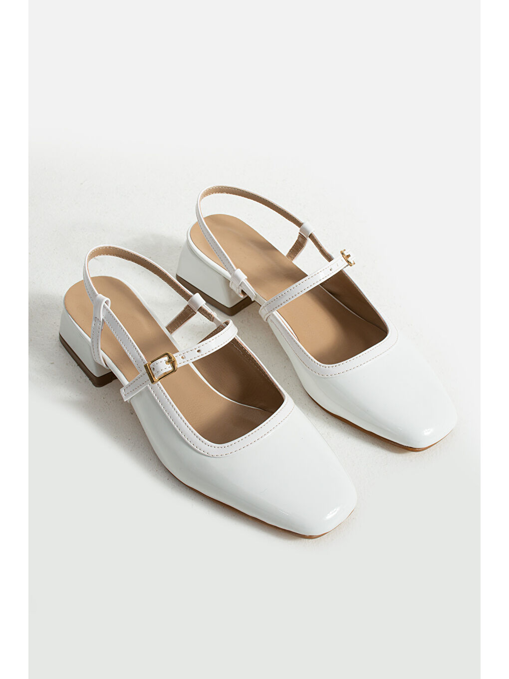 Beyaz Kadın Babet Ayakkabı