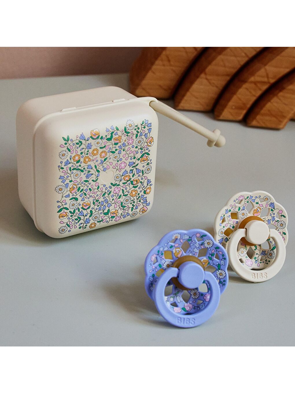 X Liberty Emzik Kutusu Chloe-Meadow Ivory-2