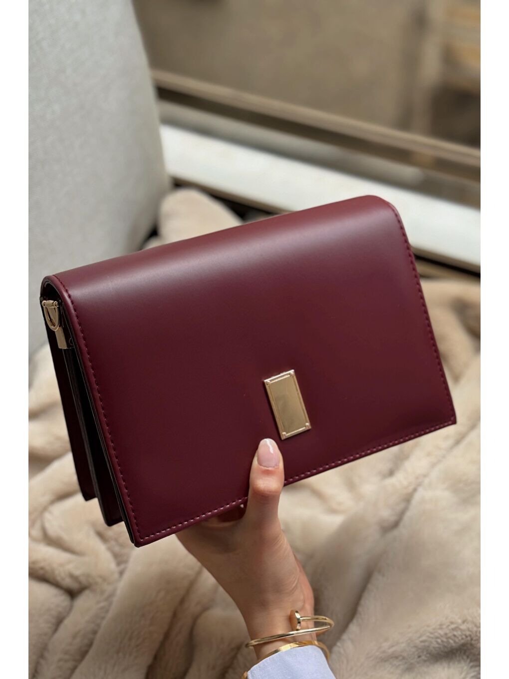 Bordo Jude İthal Deri Gold Aksesuarlı Kadın Omuz Çantası BP-4801O