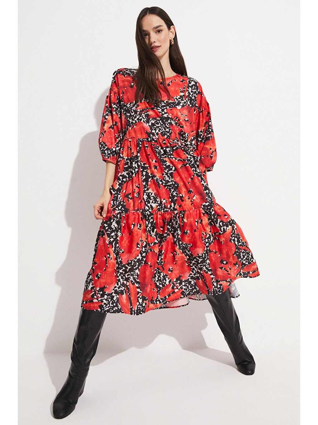 Kırmızı Desenli Elbise