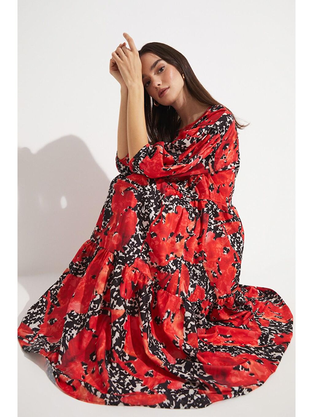 Kırmızı Desenli Elbise-3