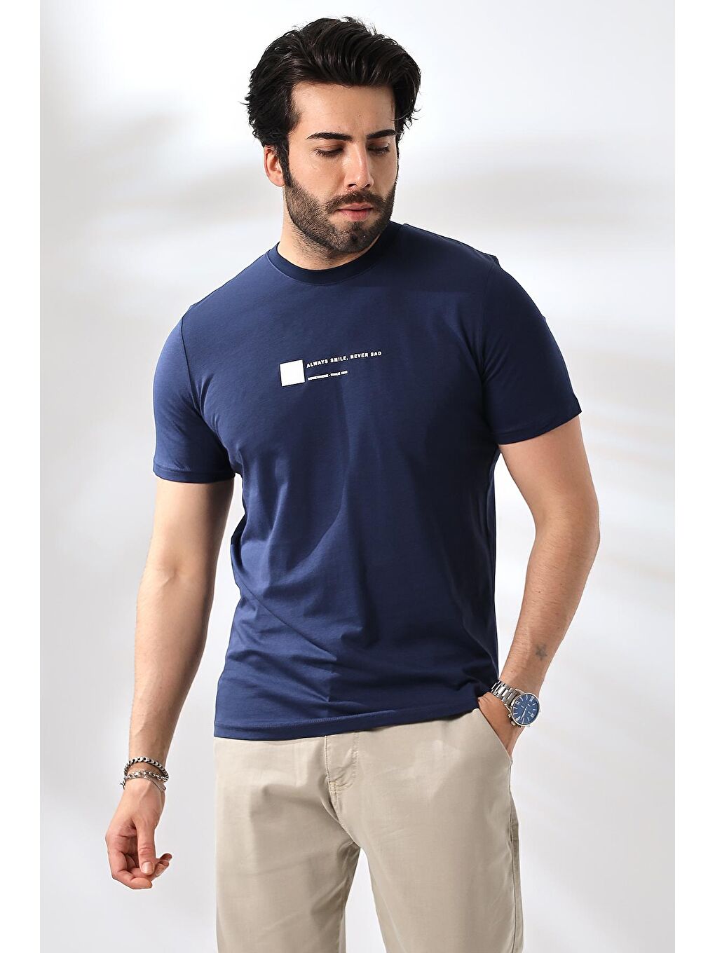 Erkek Lacivert Yuvarlak Yaka Baskılı Pamuklu Tişört-3