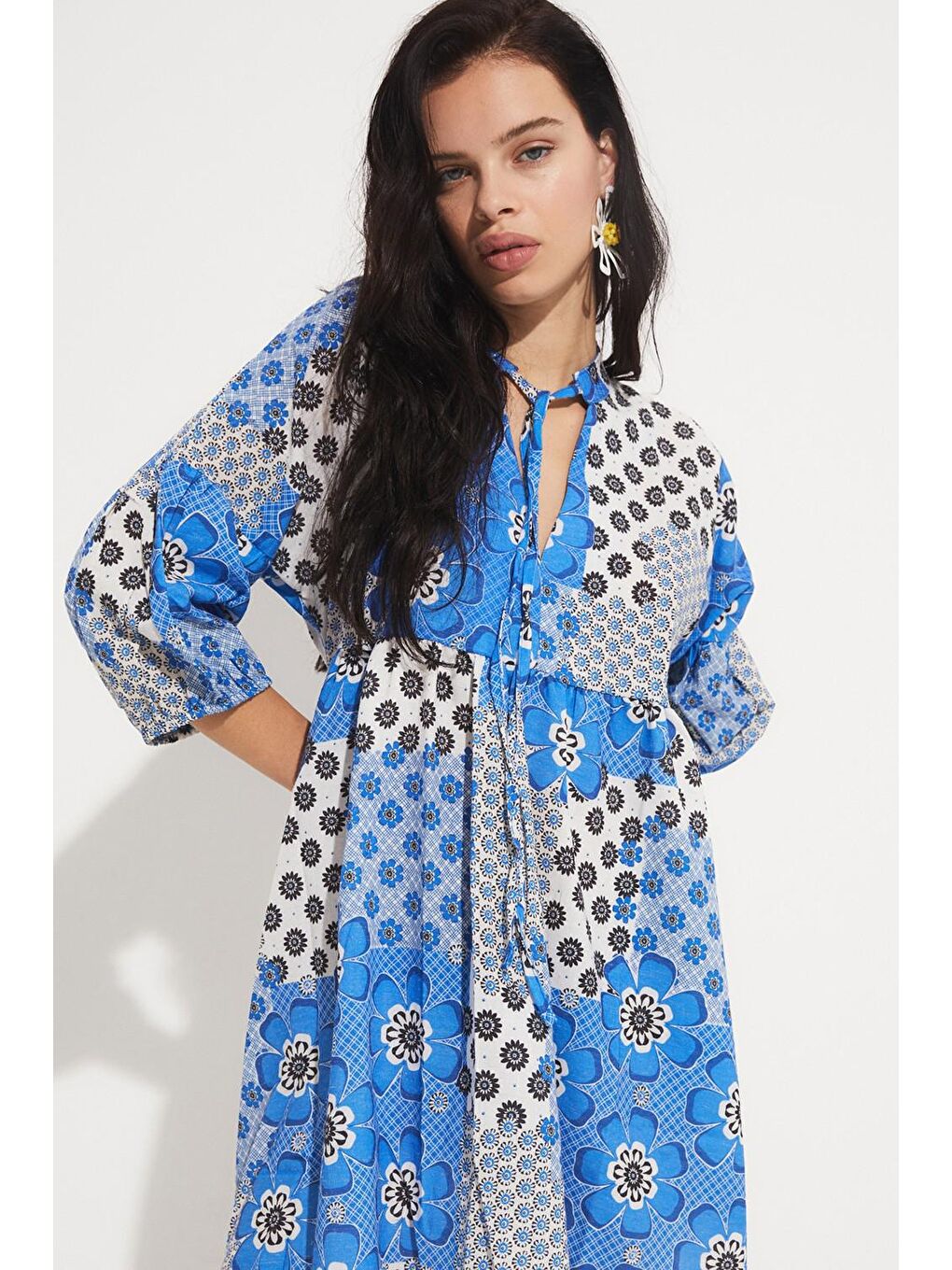 Mavi Desenli V Yaka  Keten Elbise-3