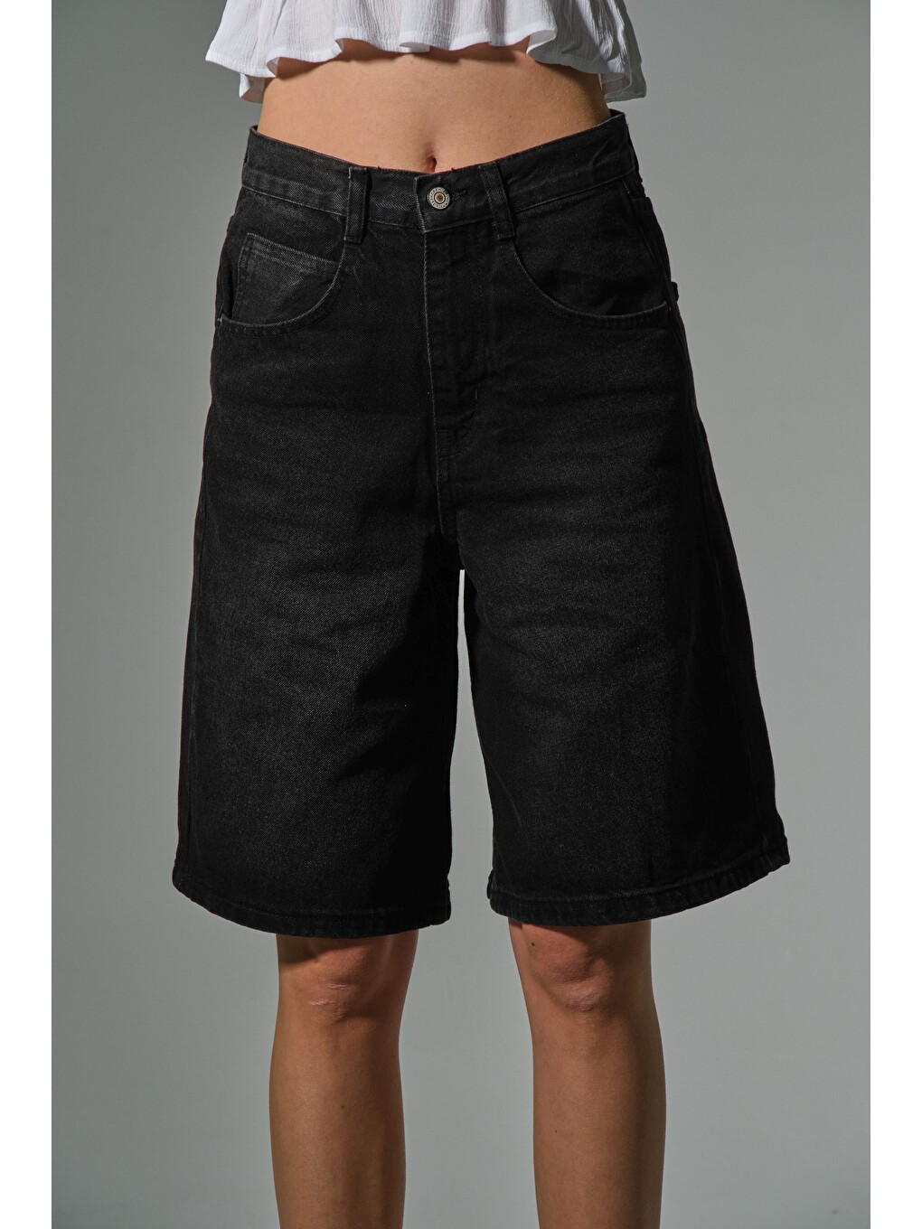 Antrasit Toka Detaylı Bol Kesim Rahat Baggy Jean Jean Salaş Kadın Bermuda Diz Altı Denim Şort @Casoria-3