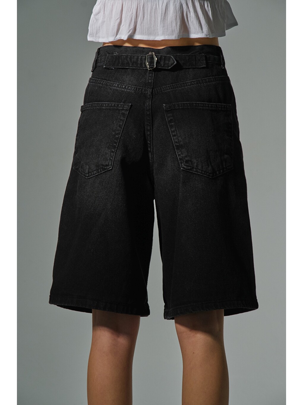 Antrasit Toka Detaylı Bol Kesim Rahat Baggy Jean Jean Salaş Kadın Bermuda Diz Altı Denim Şort @Casoria-4