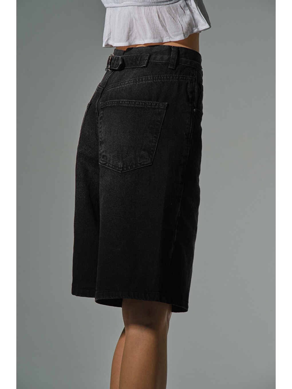 Antrasit Toka Detaylı Bol Kesim Rahat Baggy Jean Jean Salaş Kadın Bermuda Diz Altı Denim Şort @Casoria-7