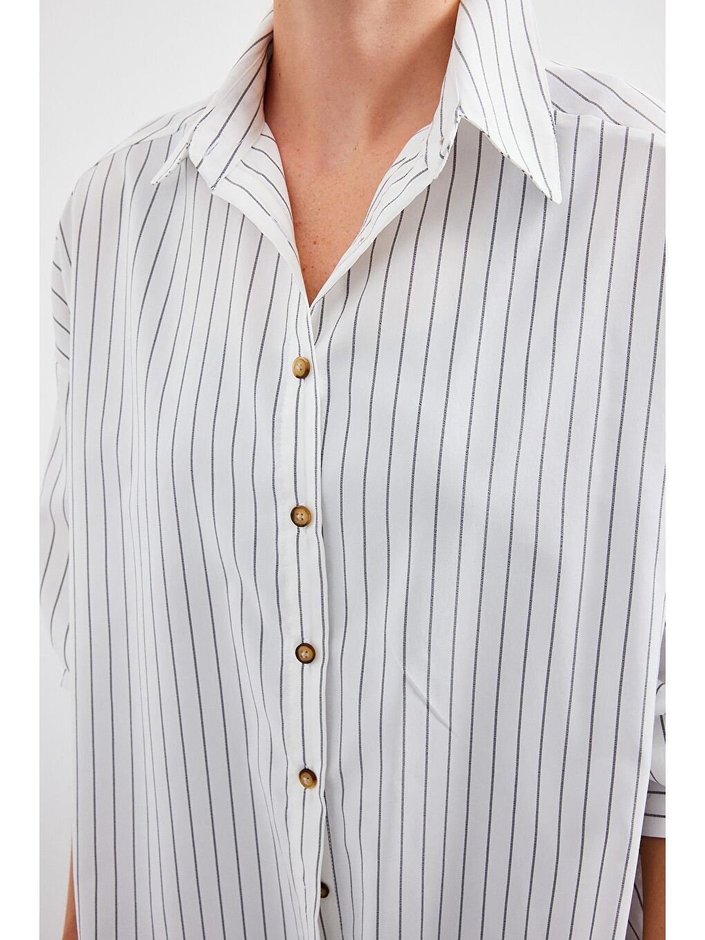 20208 Çizgili Oversize Uzun Basic Gömlek - Beyaz-5