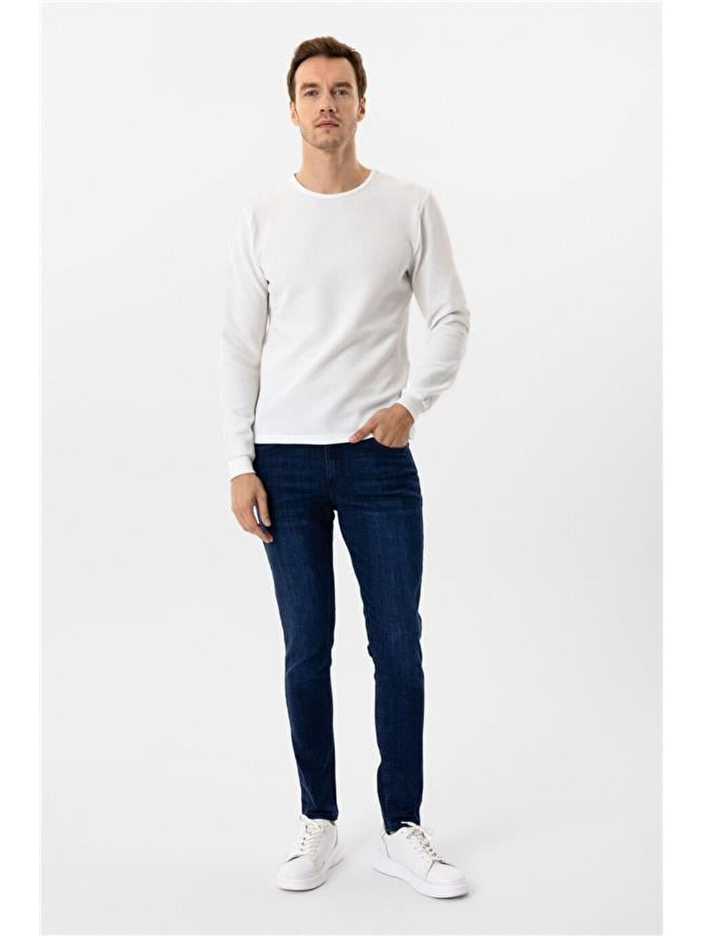 Beyaz Slim Armürlü Bisiklet Yaka Sweatshirt-3