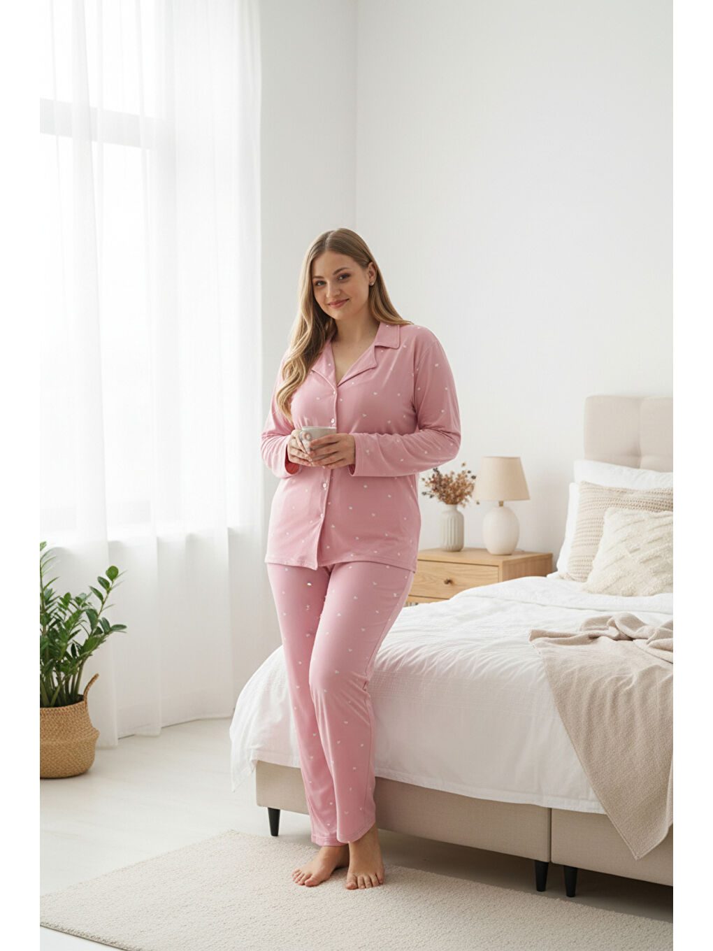 Pembe Yumuşak Dokulu Milan Kumaş Önden Düğmeli Büyük Beden Kadın Pijama Takımı 8750-3