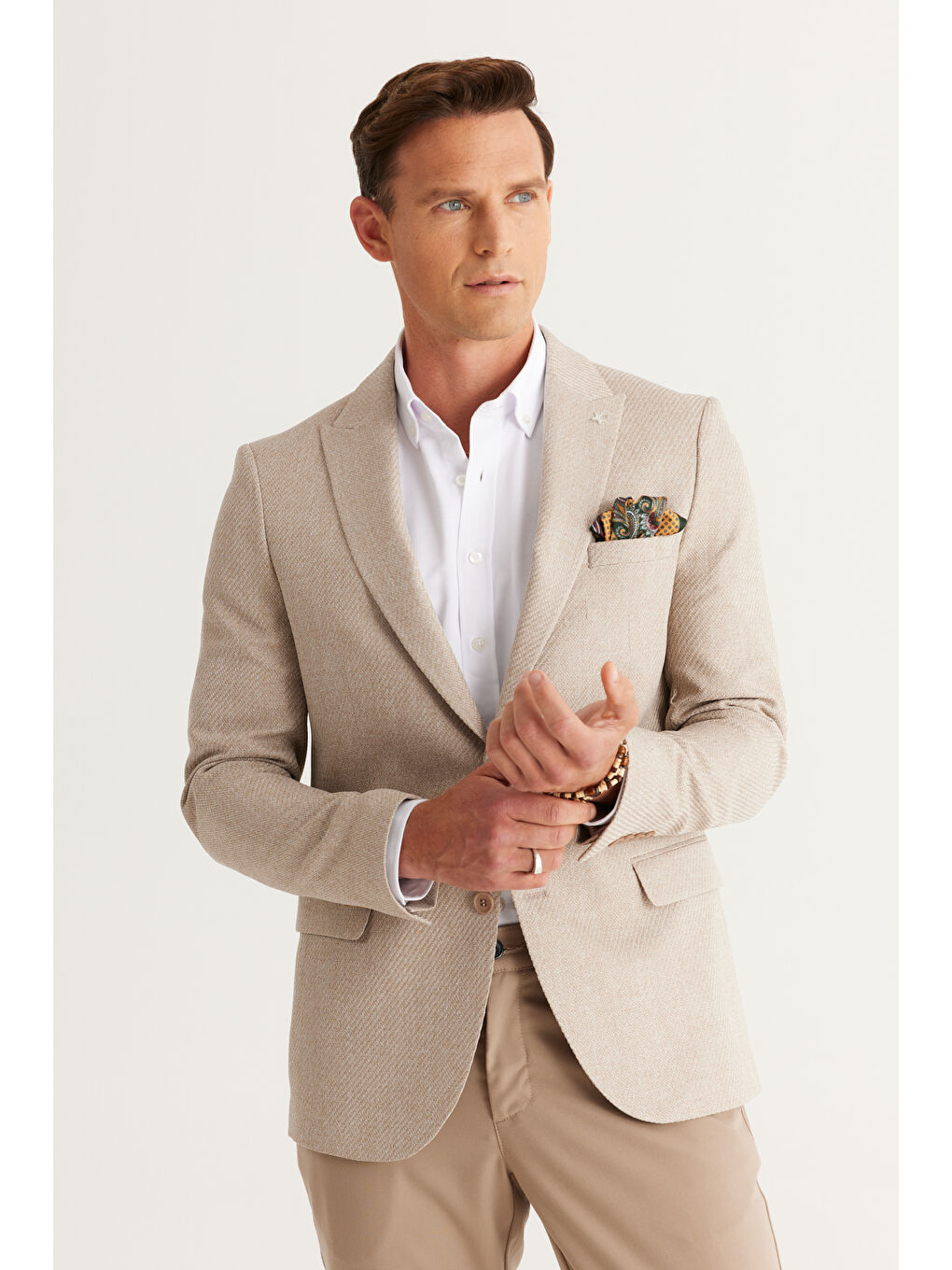 Erkek Bej Slim Fit Dar Kesim Kırlangıç Yaka Desenli Ceket-3