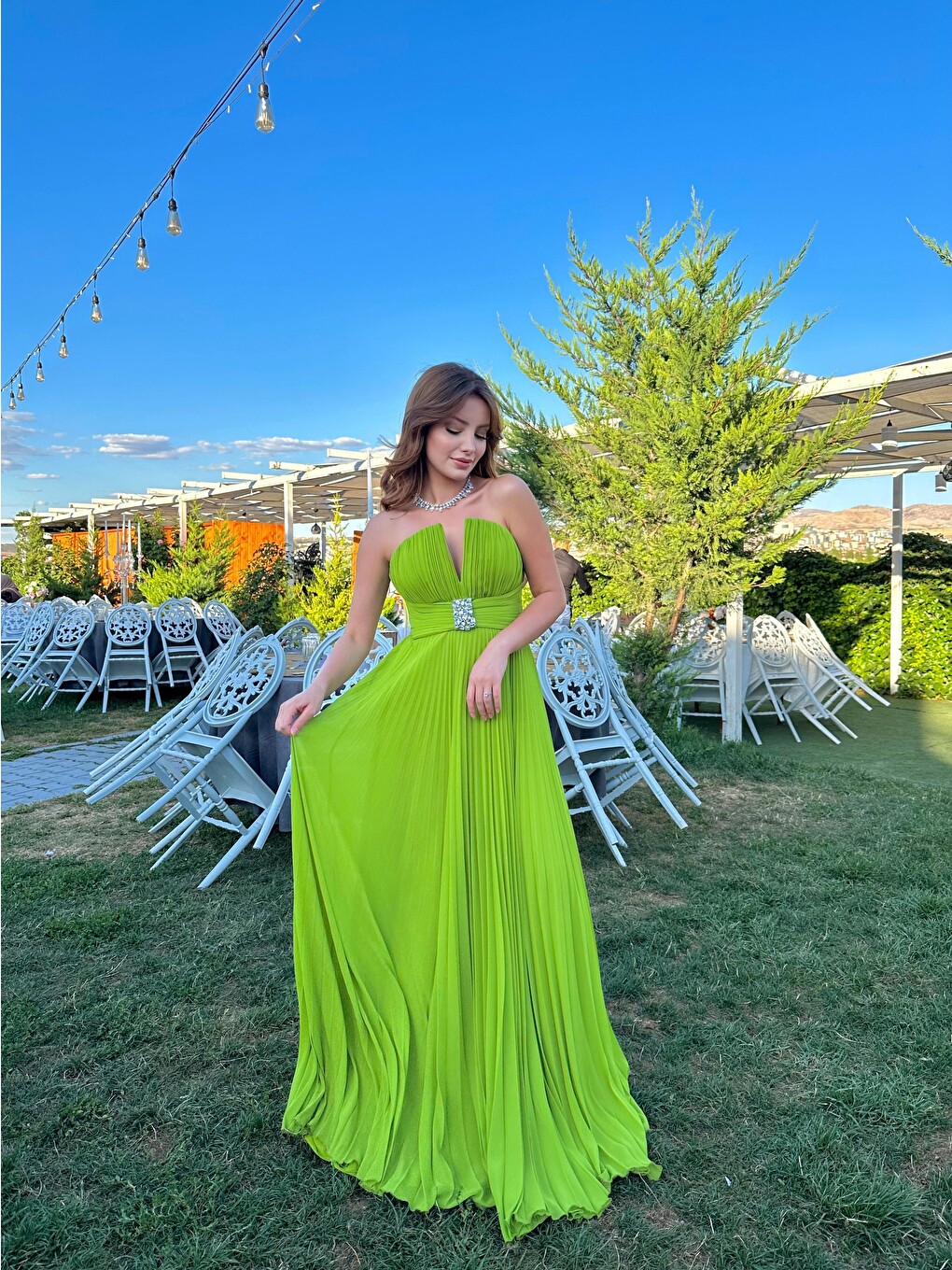 Fıstık Yeşili Şifon Kemer Detaylı Uzun Abiye Elbise-4