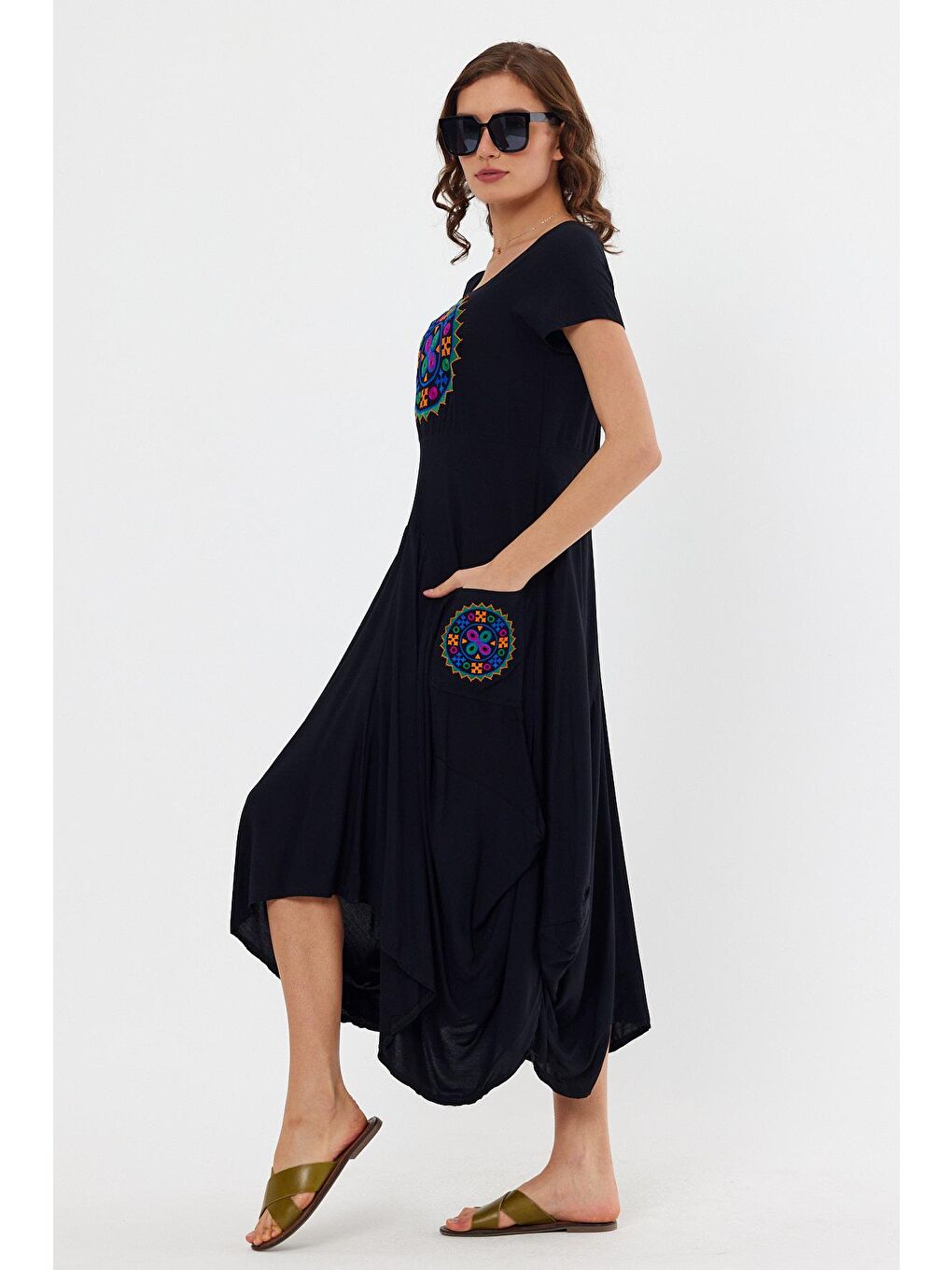 Siyah Kadın Nakışlı Elbise-3