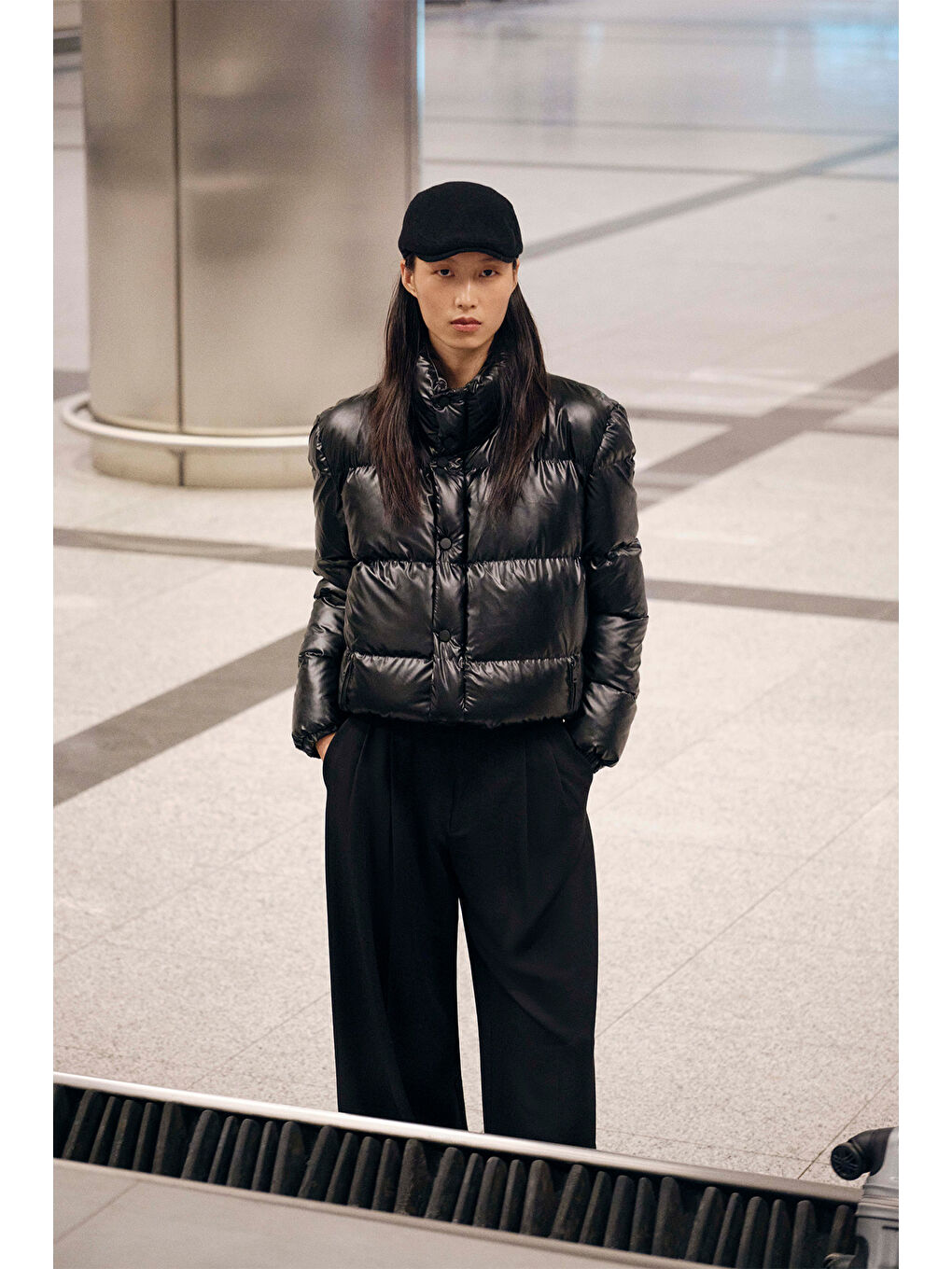 Erkek Siyah Standart Fit Normal Kesim Dik Yaka Su ve Soğuk Geçirmez Isı tutucu Parlak Mont-3