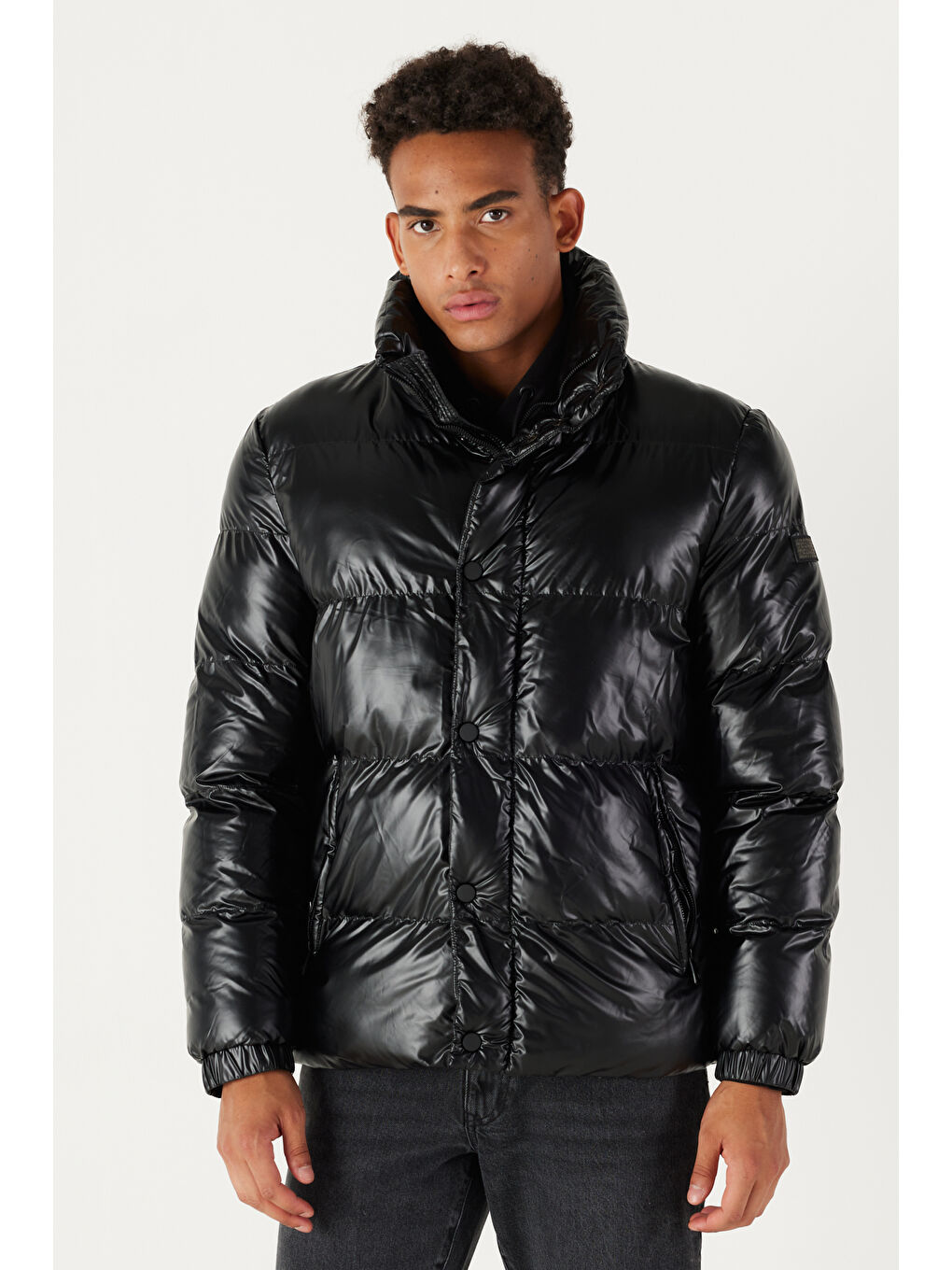 Erkek Siyah Standart Fit Normal Kesim Dik Yaka Su ve Soğuk Geçirmez Isı tutucu Parlak Mont-7