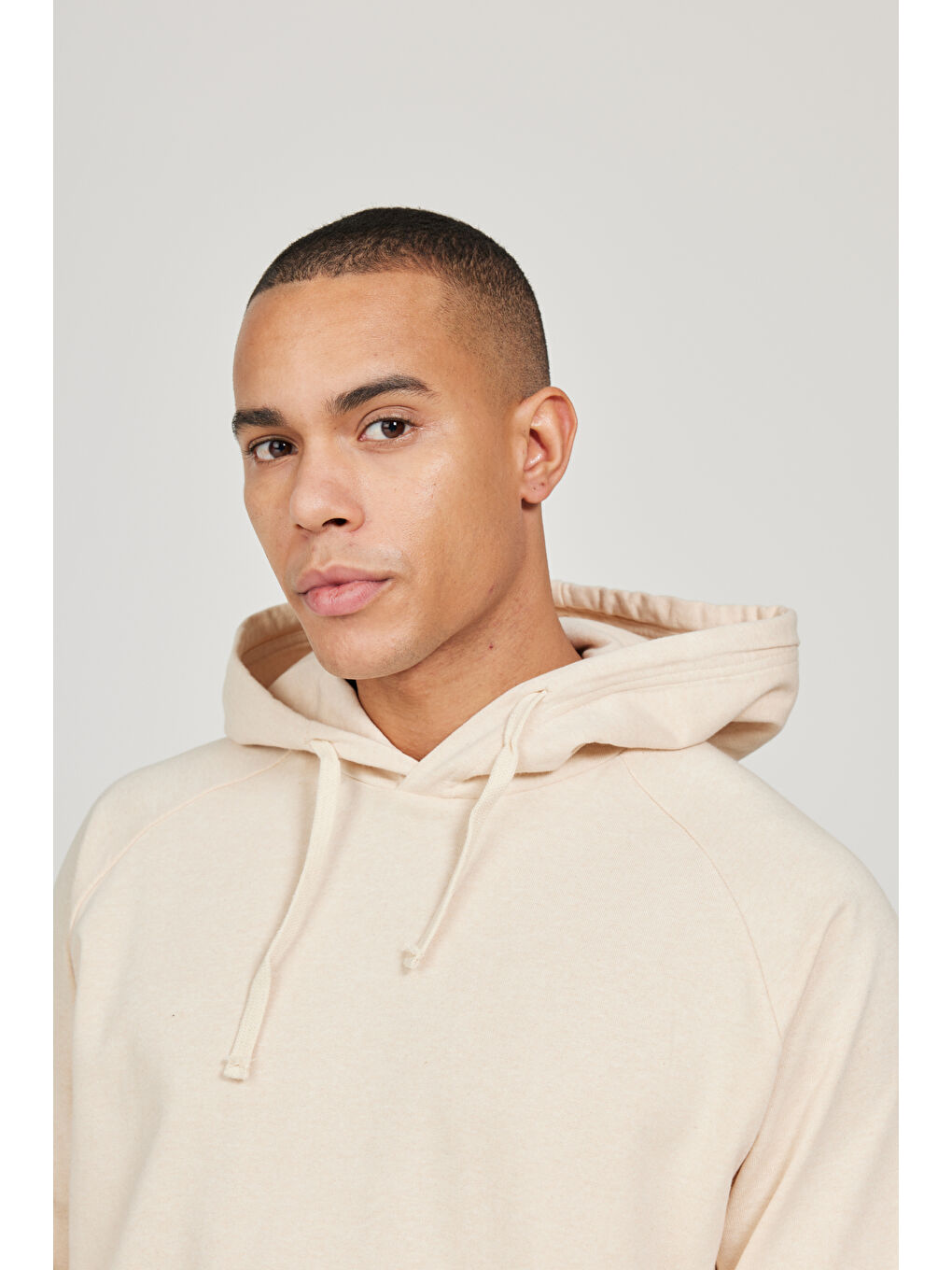 Erkek Bej Standart Fit Normal Kesim Kapüşonlu %100 Pamuk Uzun Kollu Sweatshirt-4