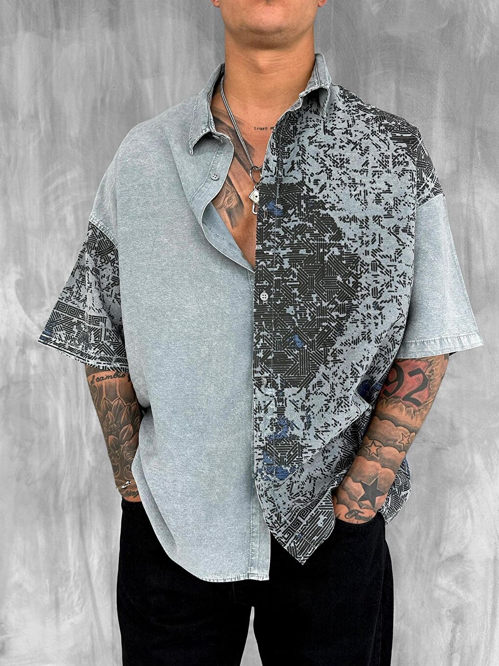Erkek Kısa Kollu Desenli Oversize Gömlek Gri-2