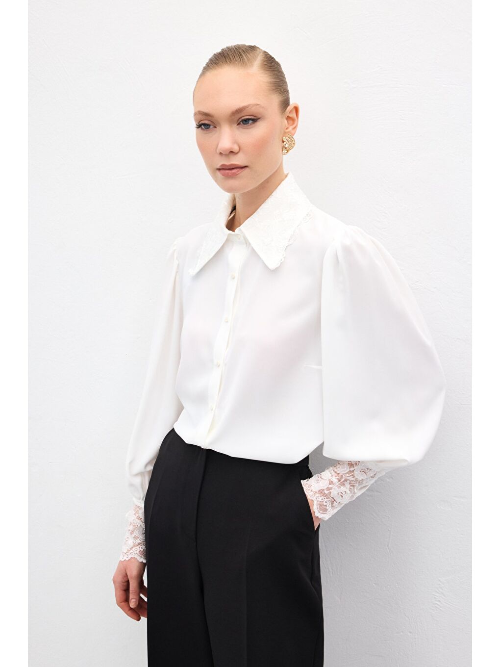 Dantel Manşetli Gömlek - Ekru-1