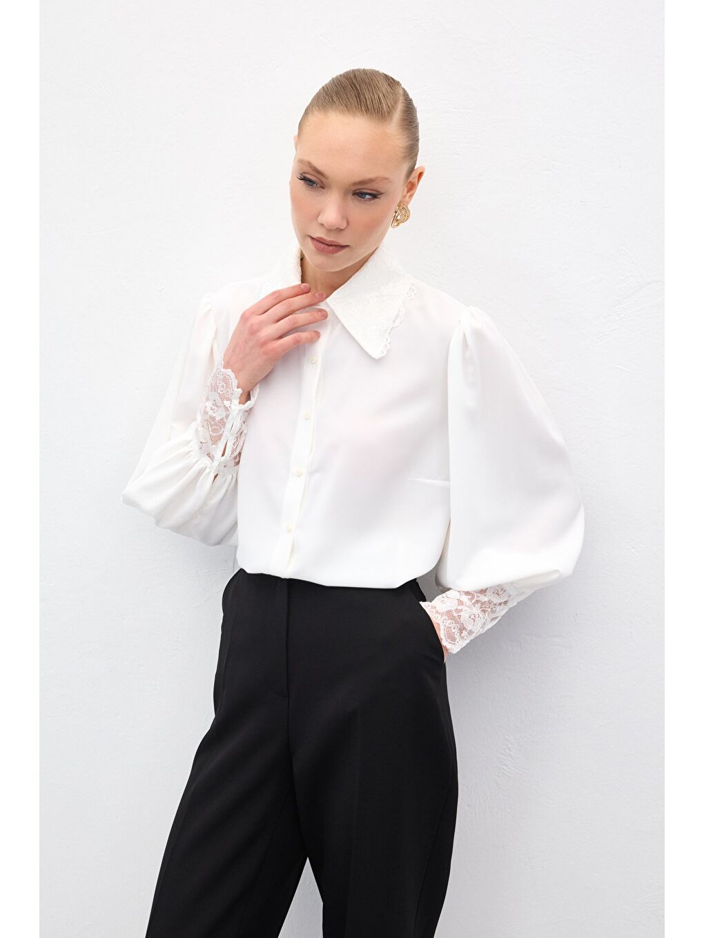 Dantel Manşetli Gömlek - Ekru-4