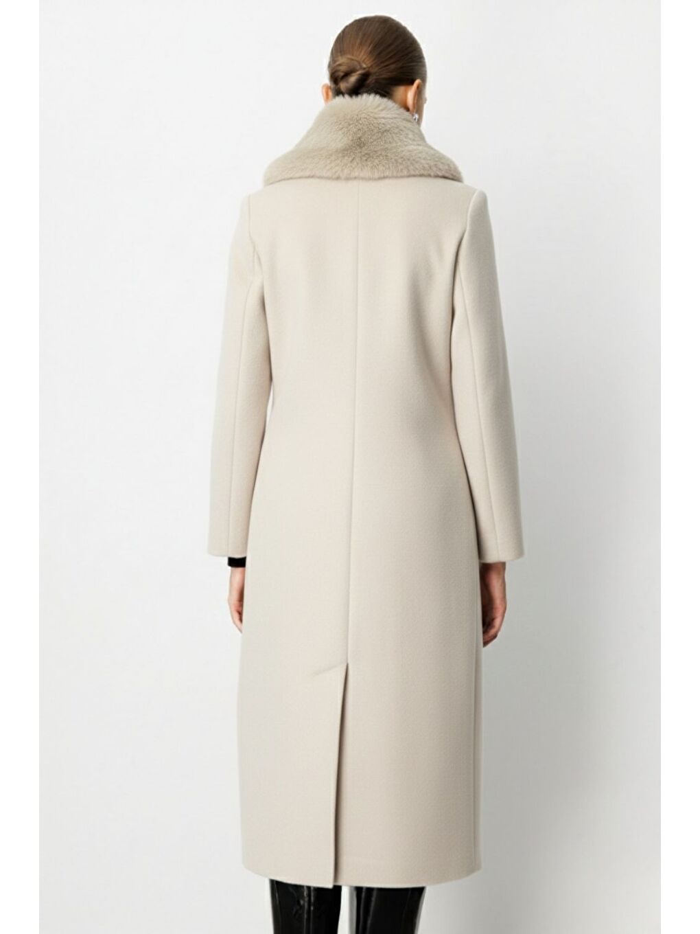 Yakası Kürklü Uzun Bej Rengi Yünlü Kaşe Palto-3