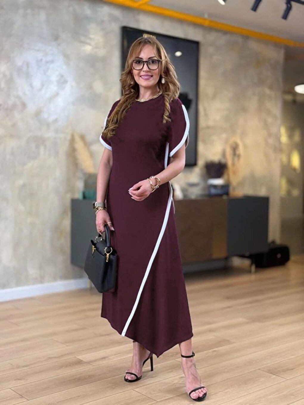 Bordo Kadın Kısa Kollu Bisiklet Yaka çift şerit Renk Detaylı Asimetrik Kesim Viskon Iki Iplik Elbise