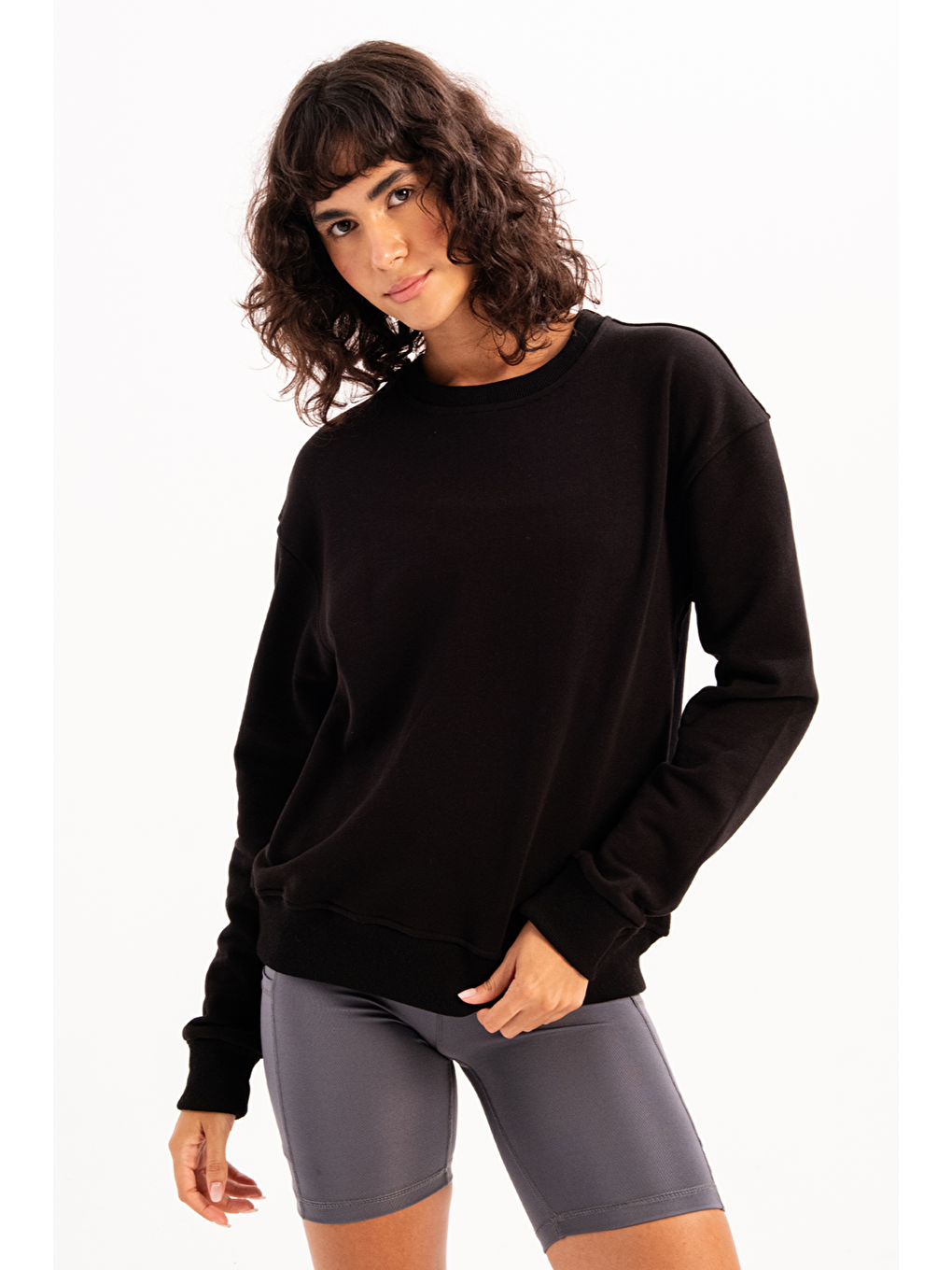 Bisiklet Yaka Basic Kalıp Kadın Sweatshirt Eşofman Üstü Aura Siyah