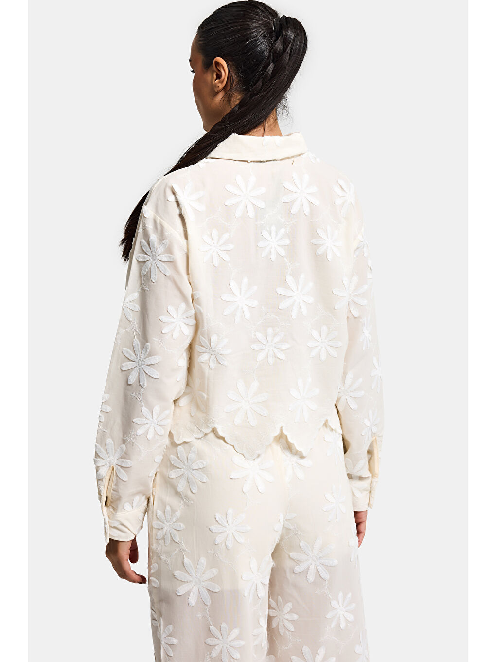 Bej Kadın Taş Renk Crop Papatya Desenli Özel Tasarım Gömlek-3
