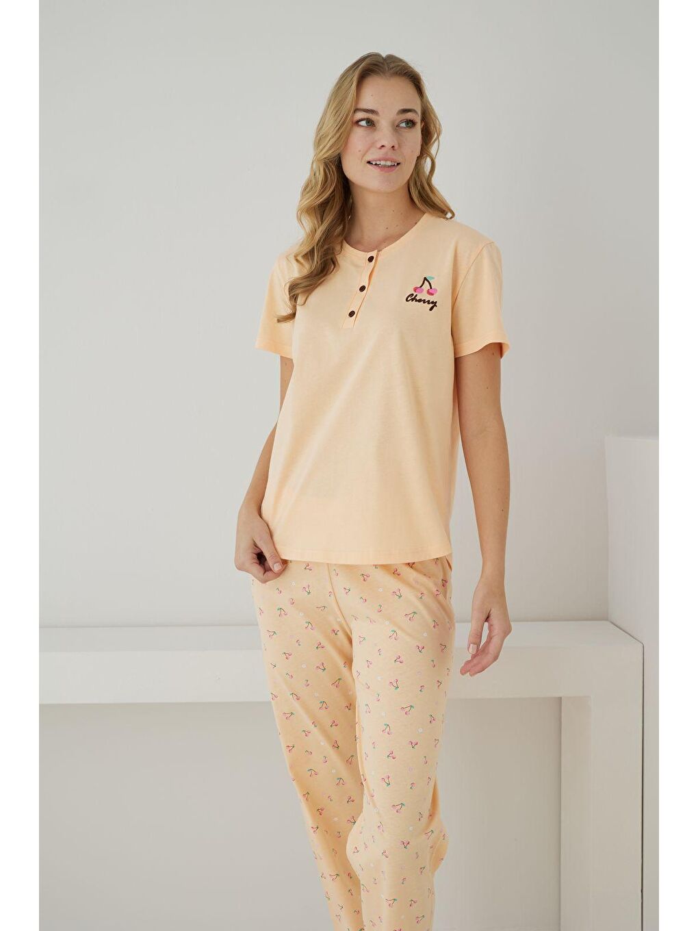 Turuncu Kadın %100 Organik PamukYavru Ağzı Kiraz Desenli Kısa Kollu Doğal Pijama Takımı