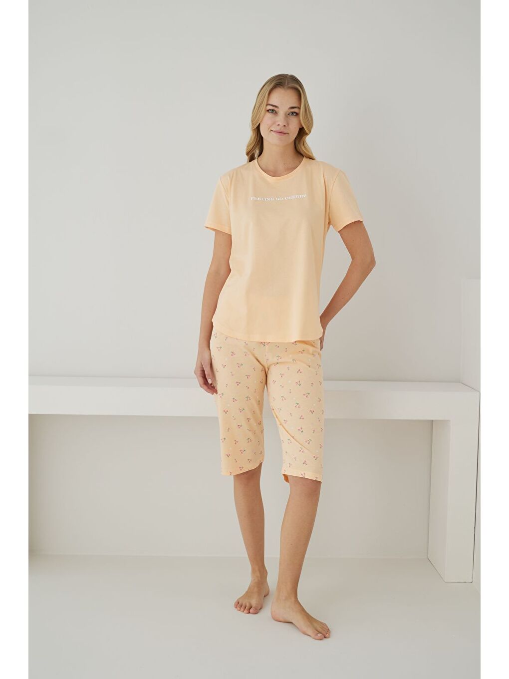 Turuncu Kadın %100 Organik Pamuk Yavru Ağzı Kiraz Desenli Kısa Kollu Kapri Doğal Pijama Takımı-2