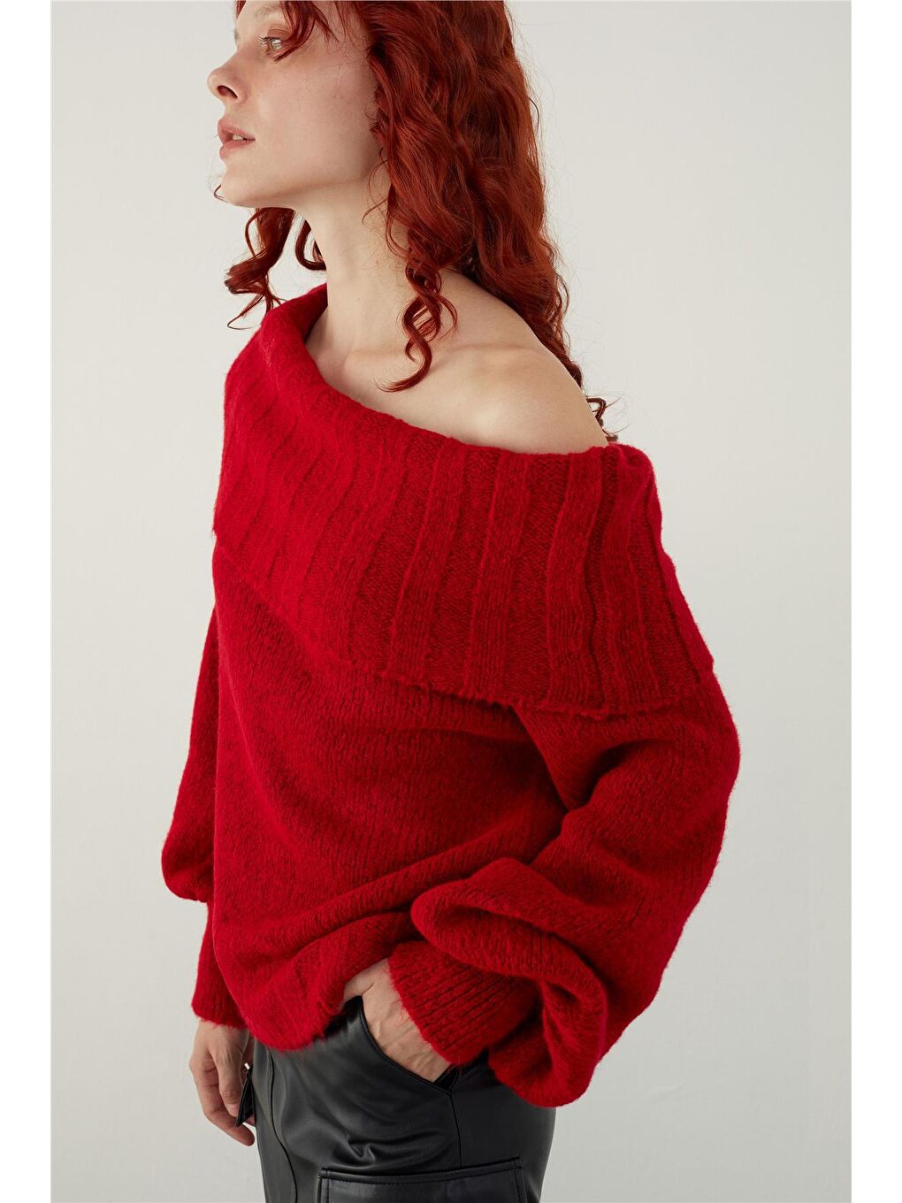 Kırmızı Madonna Yaka Balon Kol Triko Kazak-1