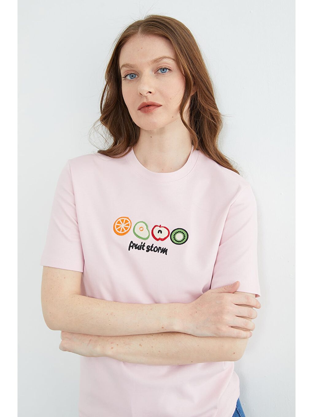 Pembe Meyve Nakışlı Bisiklet Yaka Tişört-2