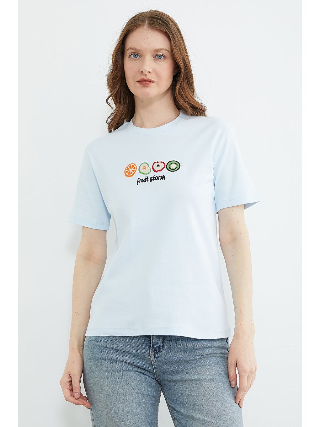 Mavi Meyve Nakışlı Bisiklet Yaka Tişört