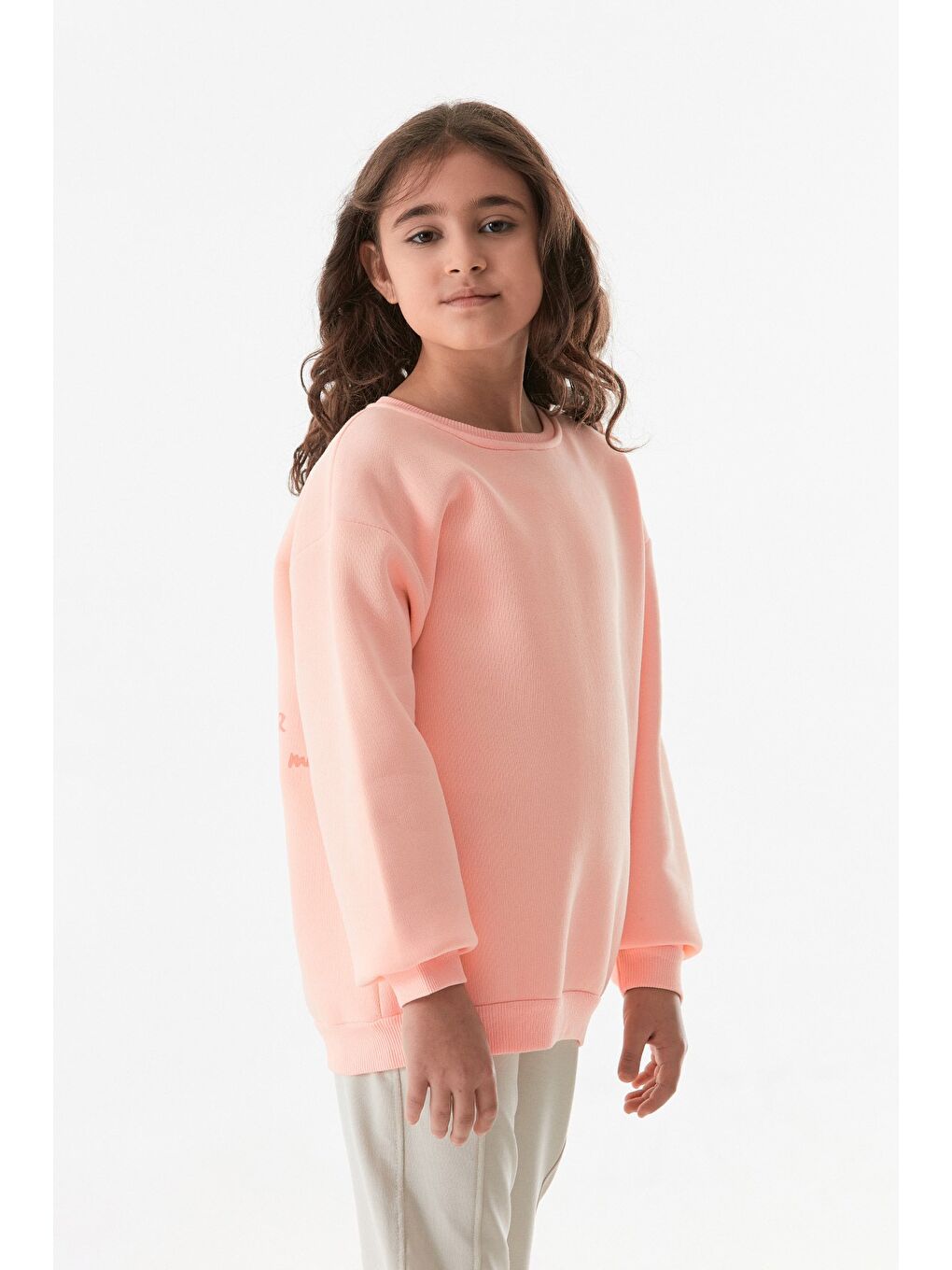 Pembe 3 İplik Sırtı Baskılı Bisiklet Yaka Kız Çocuk Sweatshirt-1