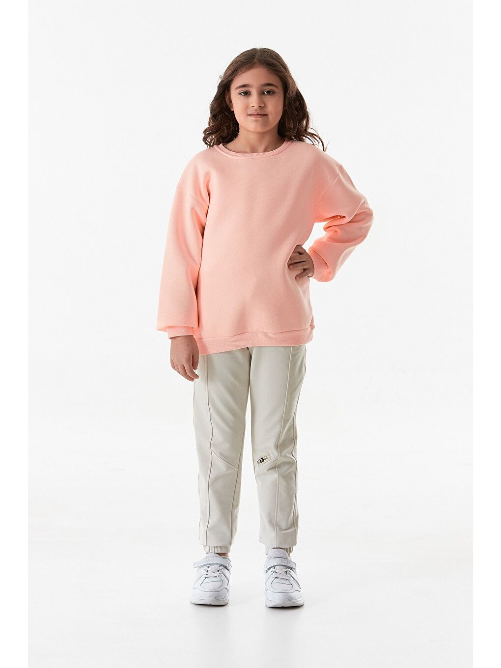 Pembe 3 İplik Sırtı Baskılı Bisiklet Yaka Kız Çocuk Sweatshirt-3