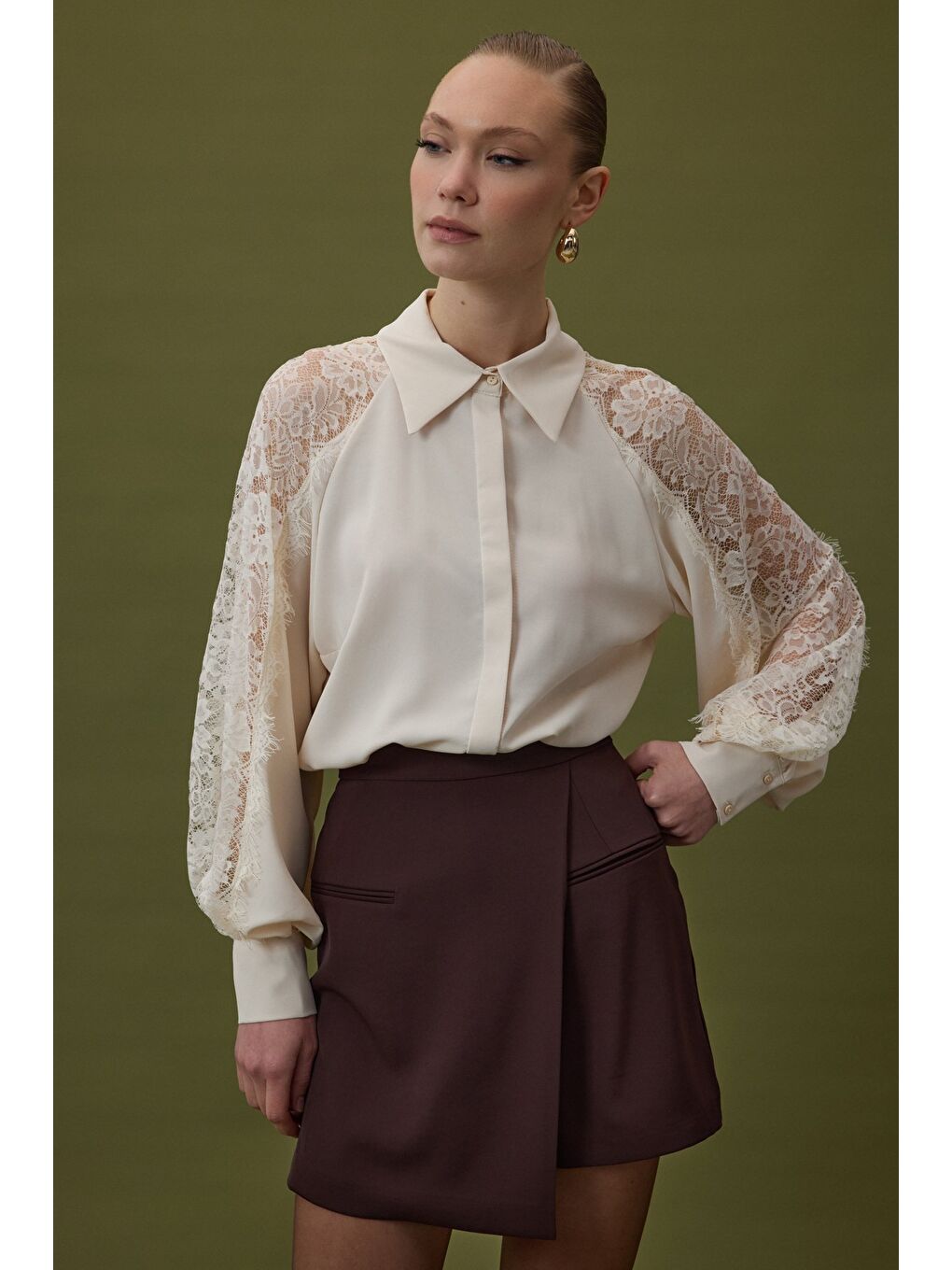Kolları Dantel Detaylı Gömlek - Bej-2