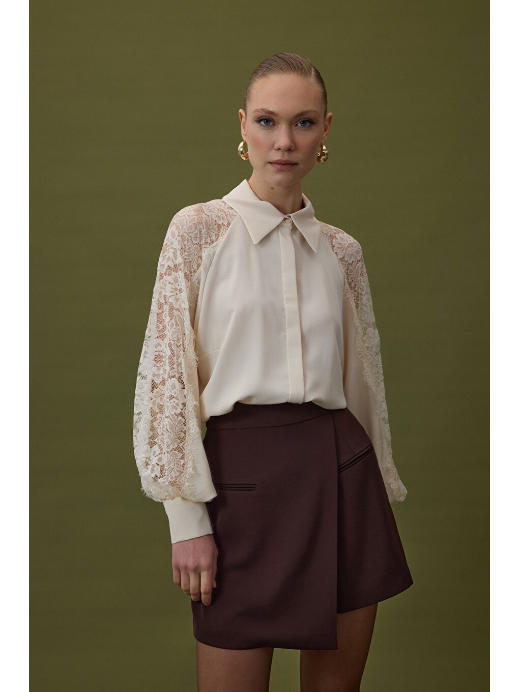 Kolları Dantel Detaylı Gömlek - Bej-3