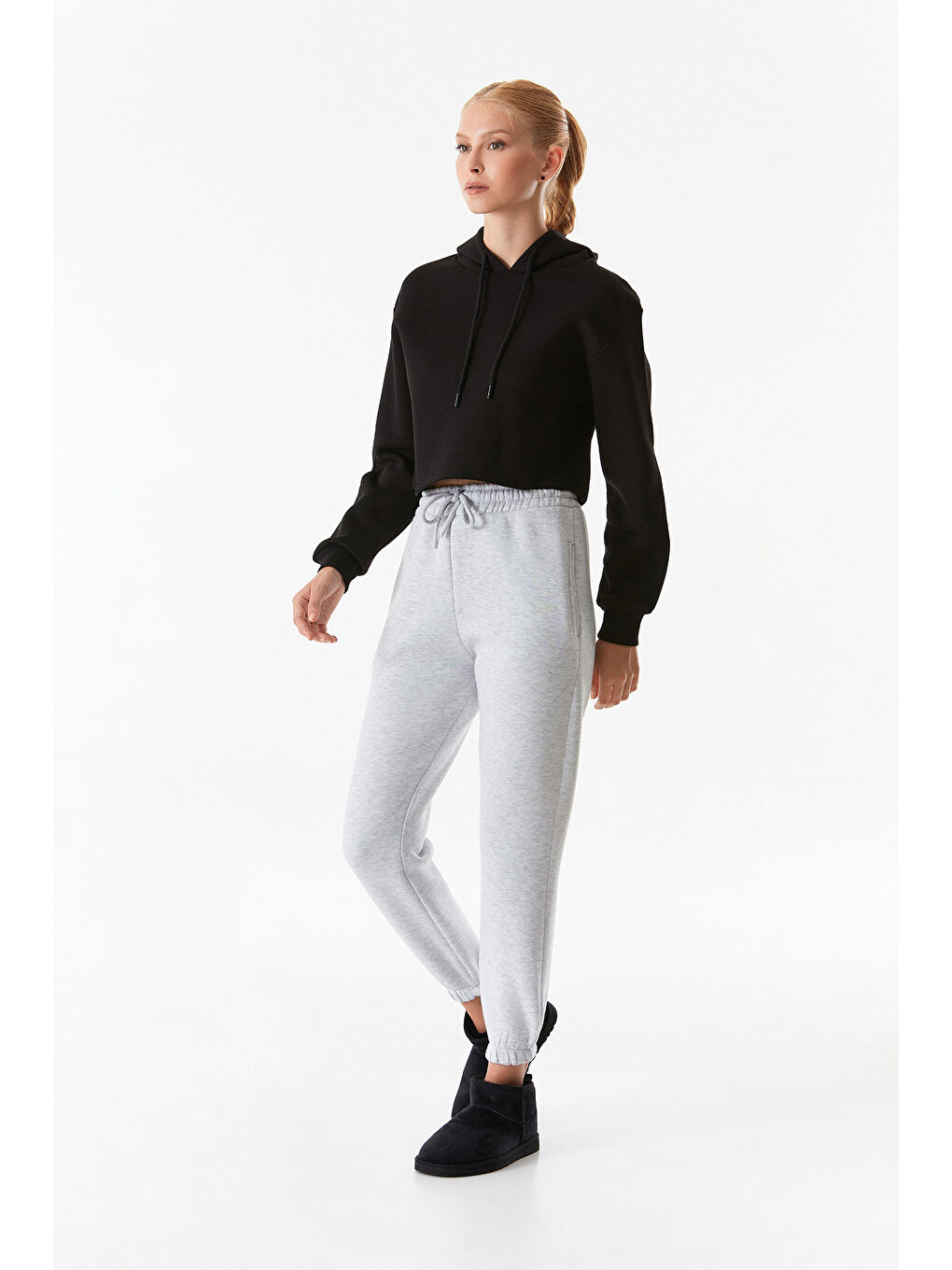 Fullamoda Siyah Basic Kapüşonlu Crop Sweatshirt - 3