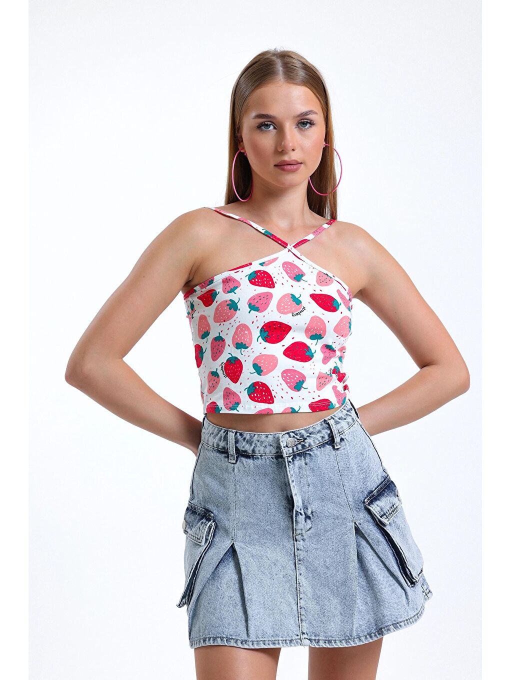 Beyaz Önü Çapraz İnce Askılı Desenli Normal Kalıp Elastanlı Crop Bluz IHR-U-2