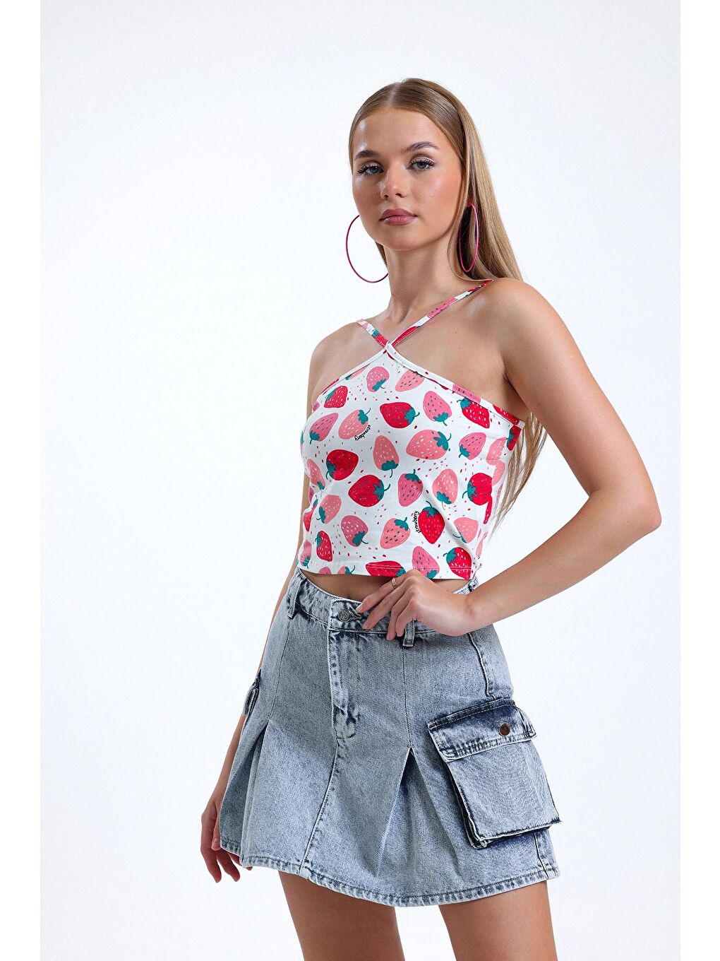 Beyaz Önü Çapraz İnce Askılı Desenli Normal Kalıp Elastanlı Crop Bluz IHR-U-2-3